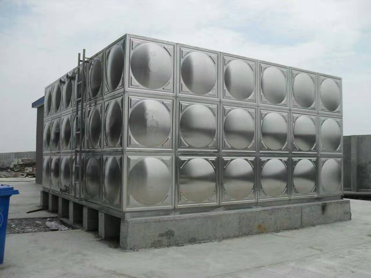 石家庄工业不锈钢水箱生产、接受订制、膨胀水箱批发
