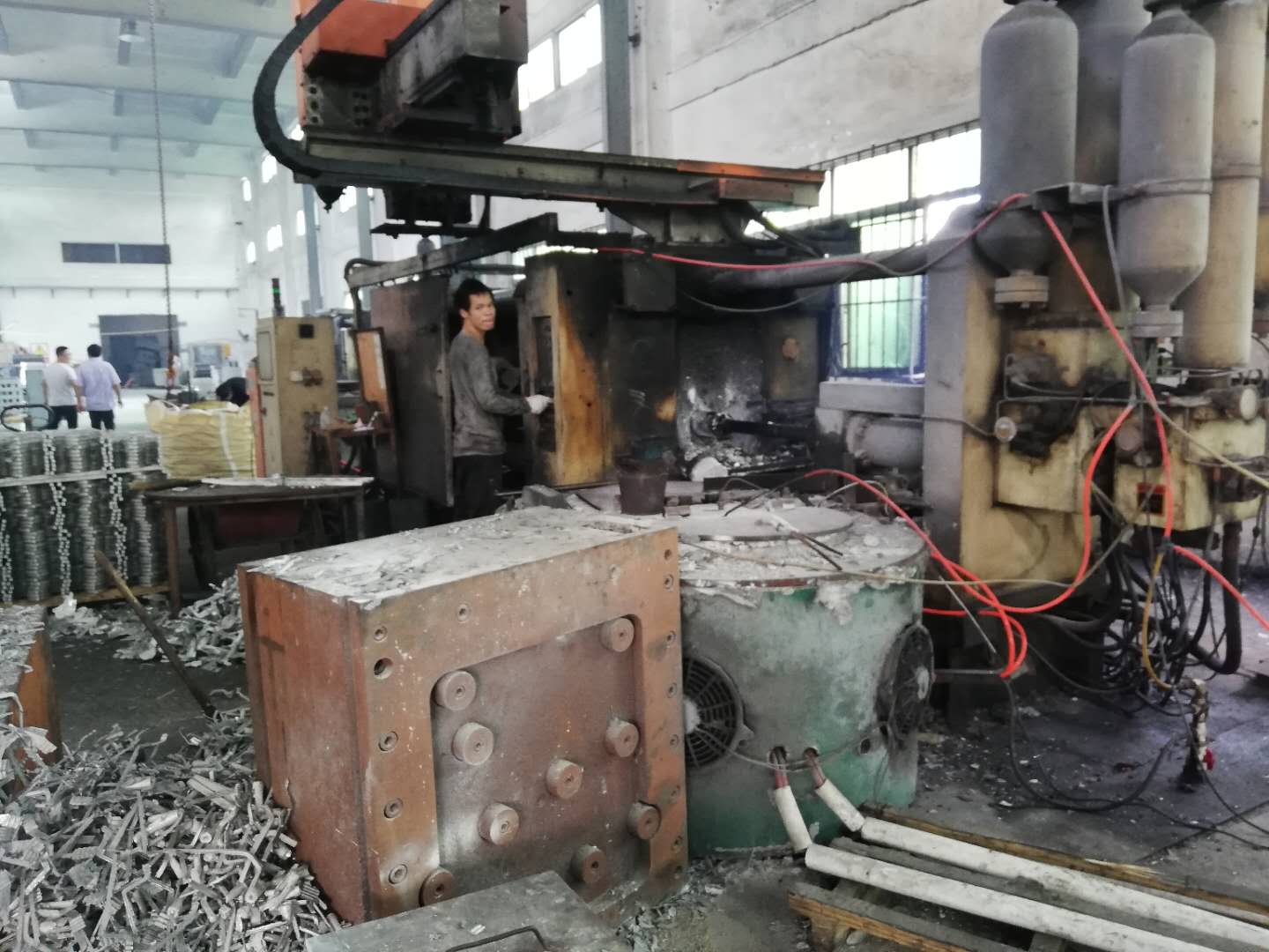 供应 镁合金熔炉 广东地区提供现场技术指导