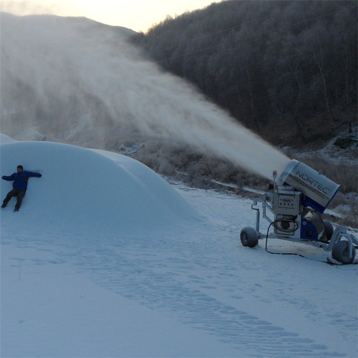 滑雪场人工造雪机厂家直销诺泰克5大服务保驾护航