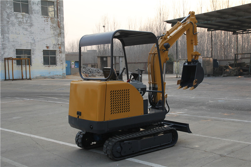 18小型挖掘机园林绿化施工 农用挖掘机挖沟施肥