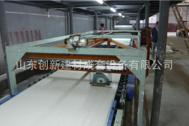 新型轻质玻镁板成型机