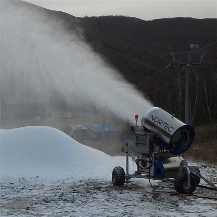 人工造雪机在造雪时注意事项滑雪场造雪设备