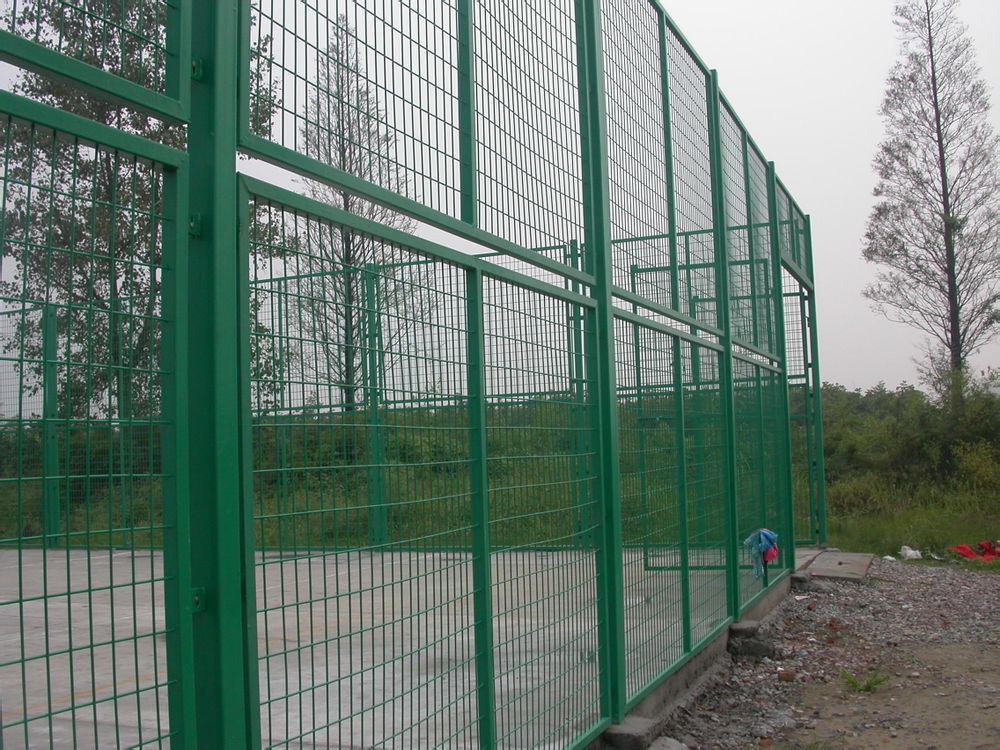 广东广州边框护栏，框架护栏网，铁丝网护栏厂家！