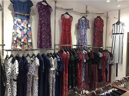 哪家女装拿货便宜，广州伊林服装有限公司女装紧跟主流趋势