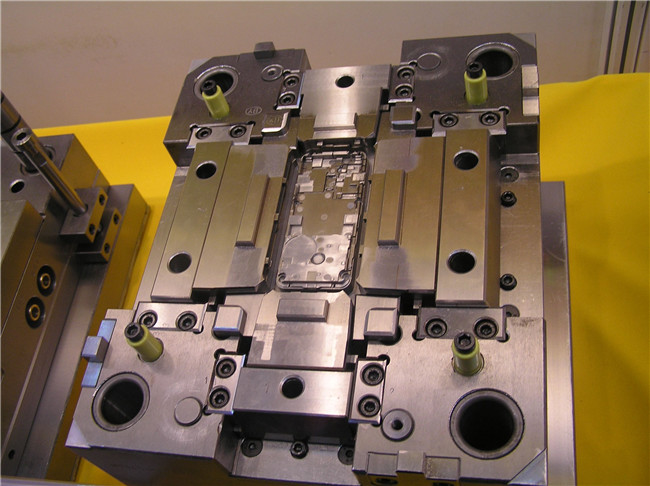 珠海注塑成型模具制造金城模具使用技术指导