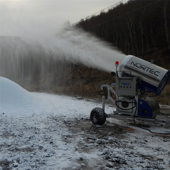 滑雪场人工造雪机来袭 打造高性价比的制雪设备