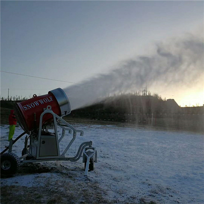 高温造雪机厂家可移动的国产造雪设备优势