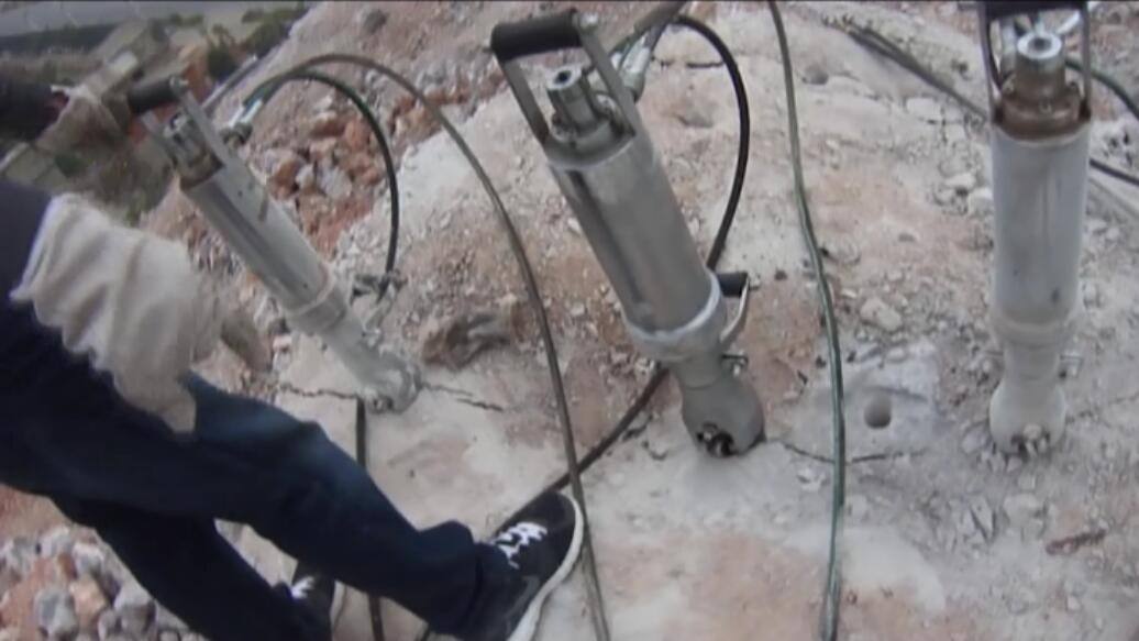 挖基坑破石头劈裂机使用技术指导