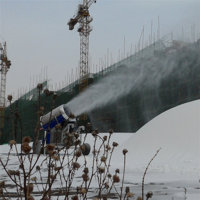 厂家供应国产人工造雪机 满足雪场用雪量要求