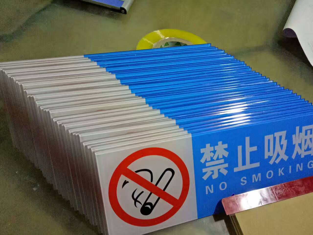 深圳厂家直销广告标牌打印机 亚克力板喷绘机 广告灯箱印刷机
