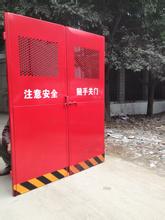 新疆建筑工地施工电梯安全门