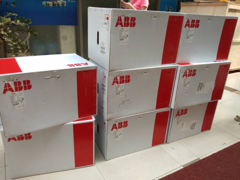 正品abb PSTX1250-690-70 软启动