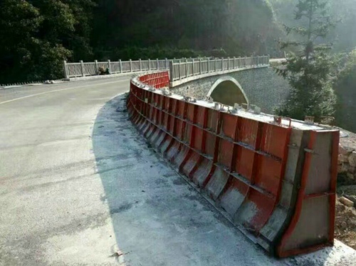 河北fengda防撞墙模具生产厂家