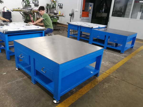 广州可定制30mm厚重型钢板钳工装配桌