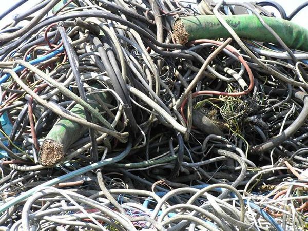 二手电缆回收_废铁回收多少钱