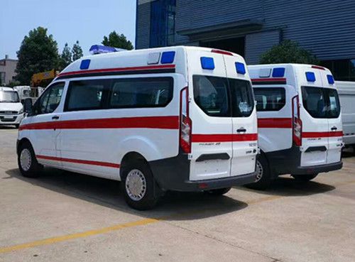 双鸭山私人长途救护车出租欢迎访问