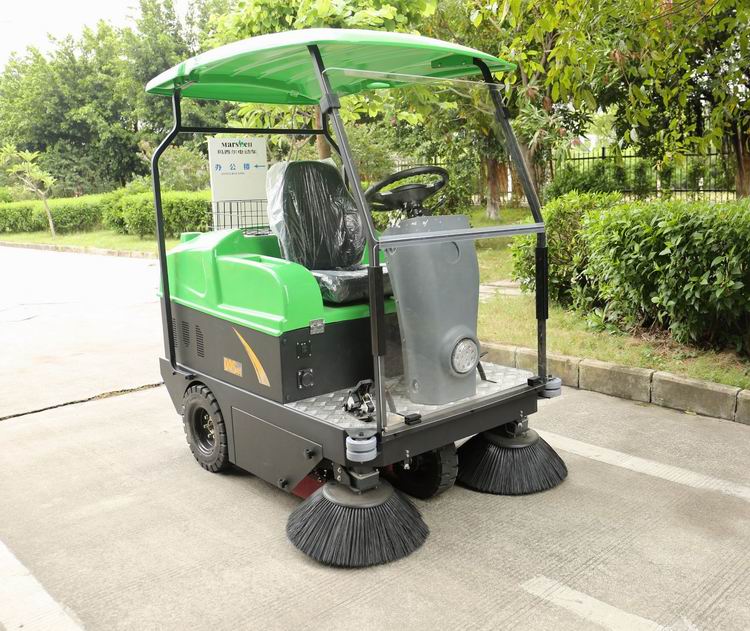 工业园区用驾驶式扫地车玛西尔DQS14