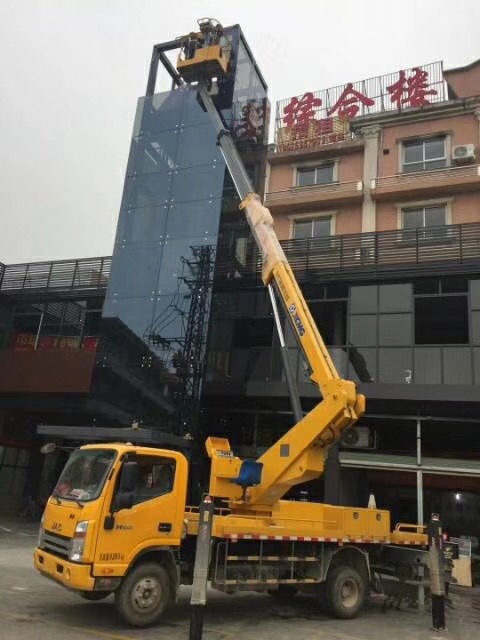 珠海高栏港路灯车出租斗门升降车出租吊车出租13928292824