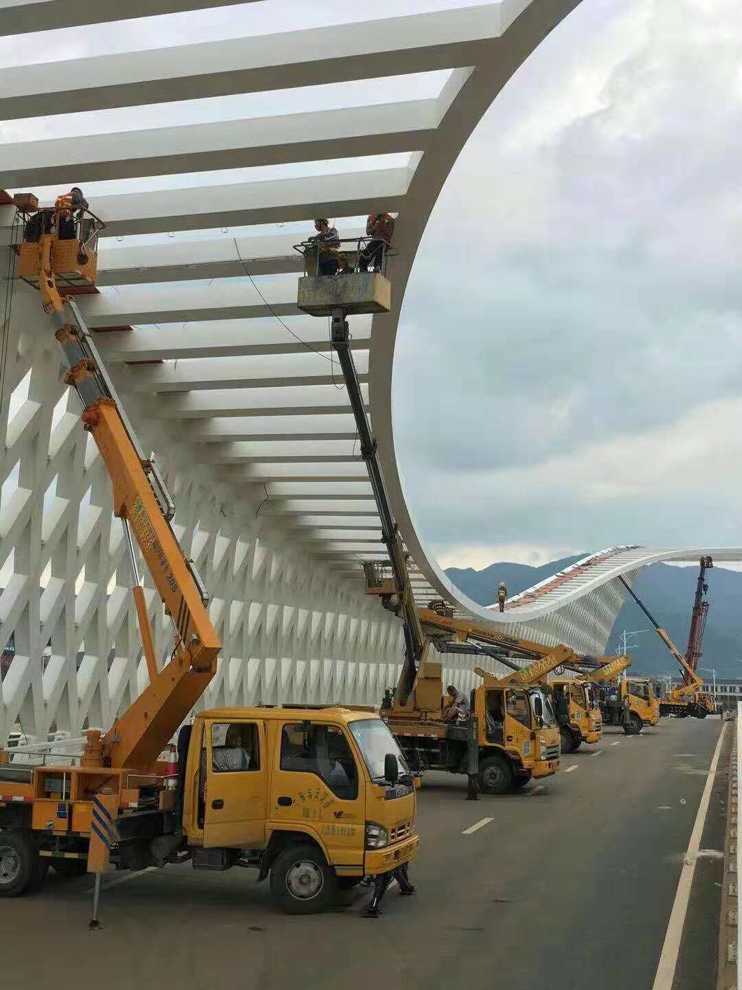 珠海金湾区高空车路灯车租赁低价