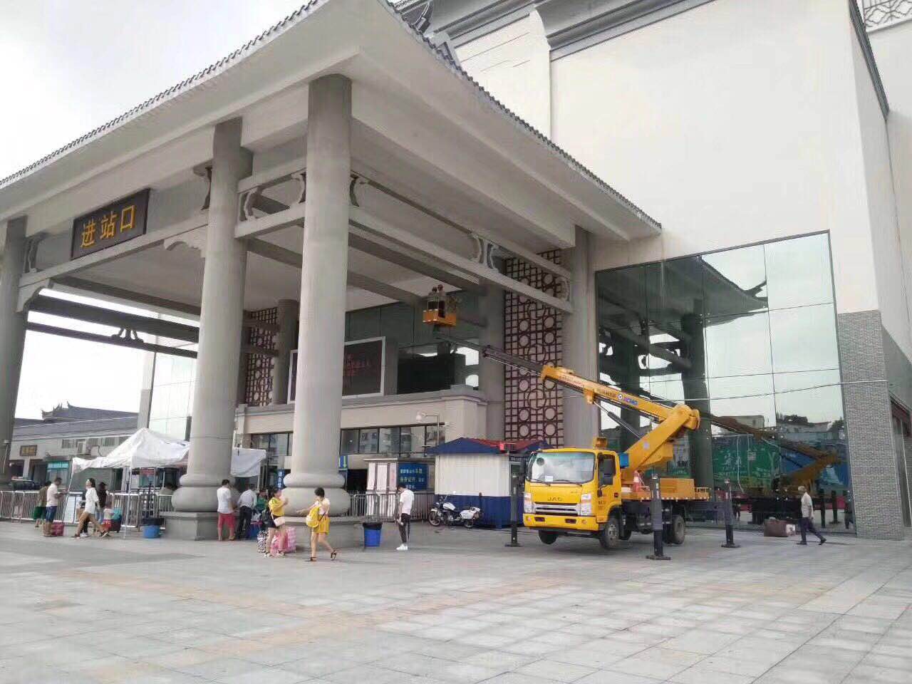 江汉区折叠臂高空喷漆升降车出租