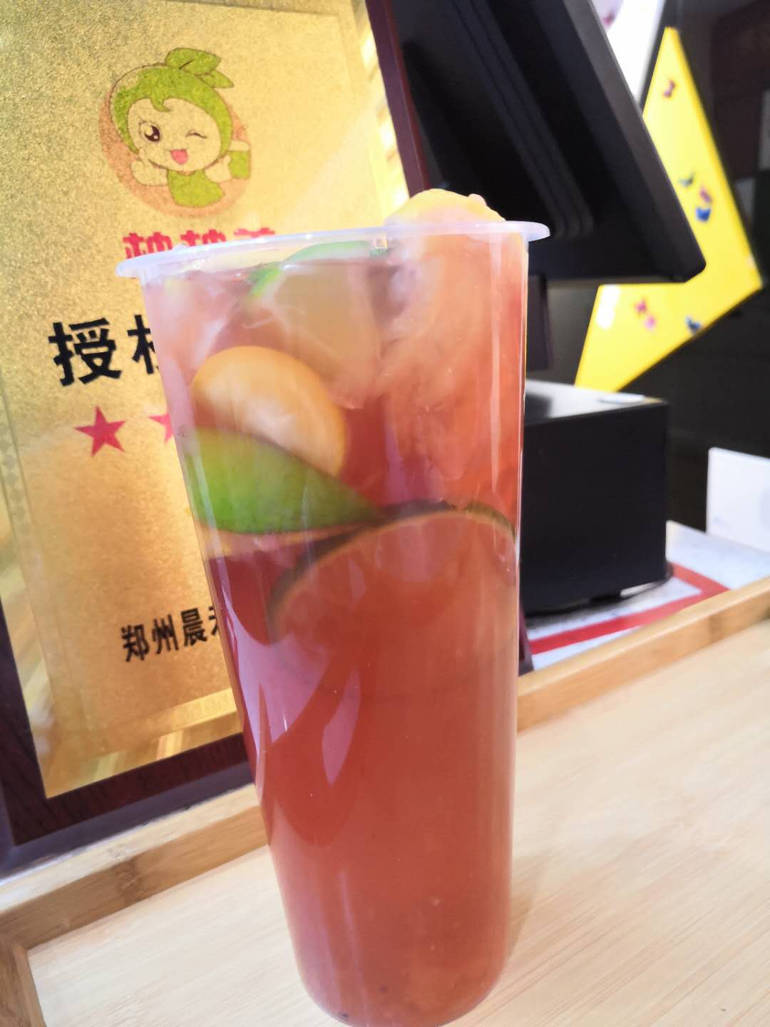 正宗港式奶茶加盟网红水果茶店加盟2019饮品新势力