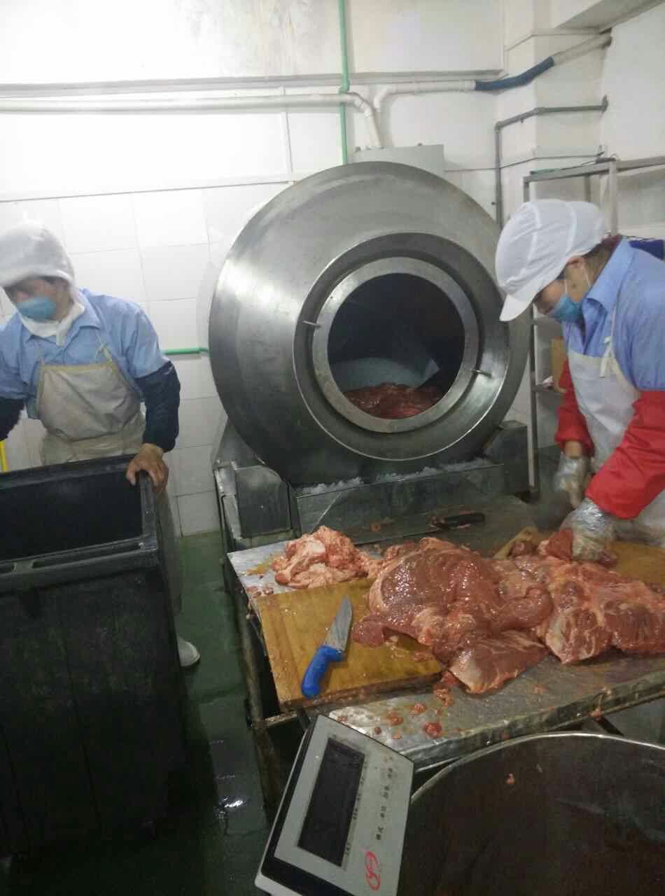 淀粉牛肉加工机器，牛肉吸淀粉专用真空滚揉机摔打力强