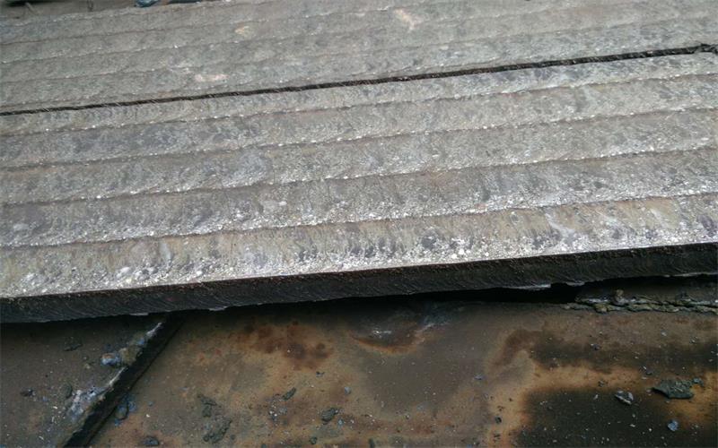 甘肃12+6 12+4双金属堆焊耐磨板 耐磨堆焊板