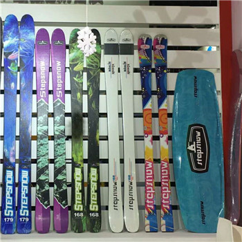 厂家供应大量滑雪单双板现货批发 滑雪板多少钱