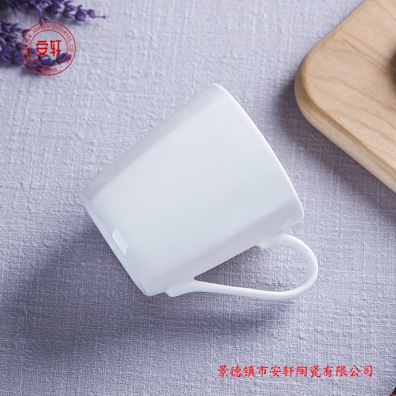 纯白陶瓷茶杯定做加字