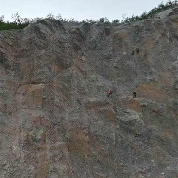 主动防护网安装队