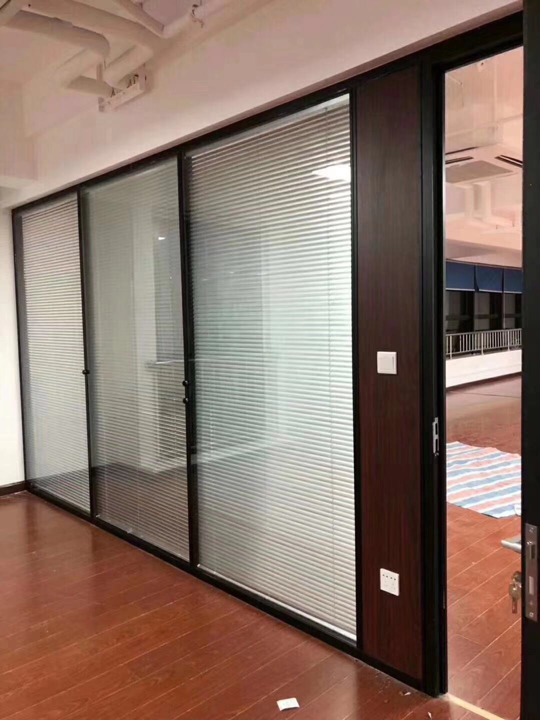 西安办公室百叶玻璃隔断厂家技术参数