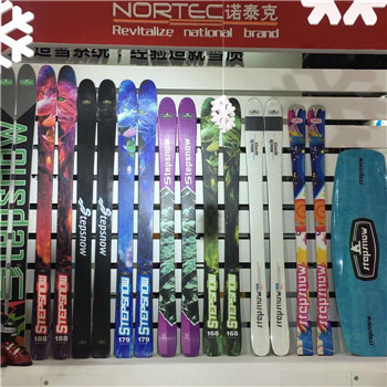 优质板材滑雪板价格 厂家现货供应单双板