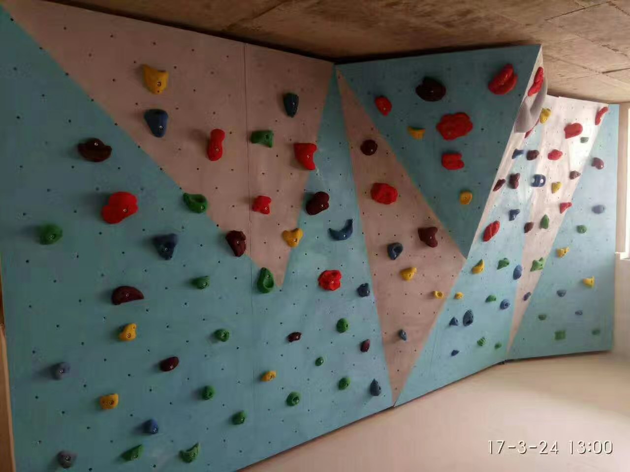 厂家直销攀岩板，上海博儒专业攀岩墙制作，儿童攀岩/成人攀岩搭建施工！