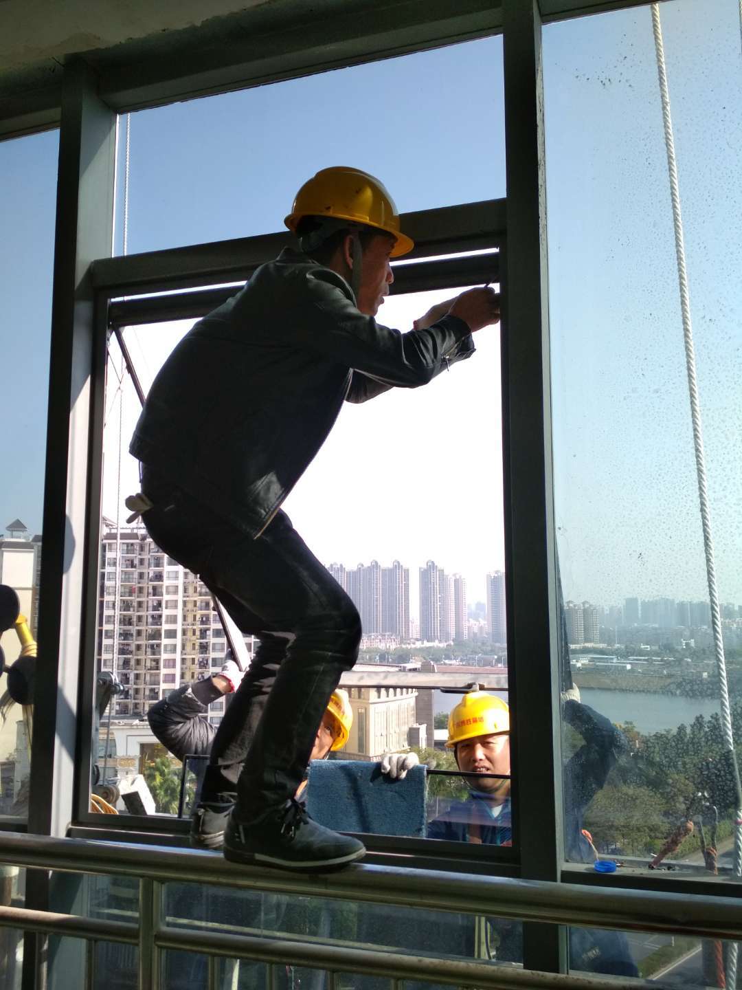 东莞万江区高空飘窗渗水防水