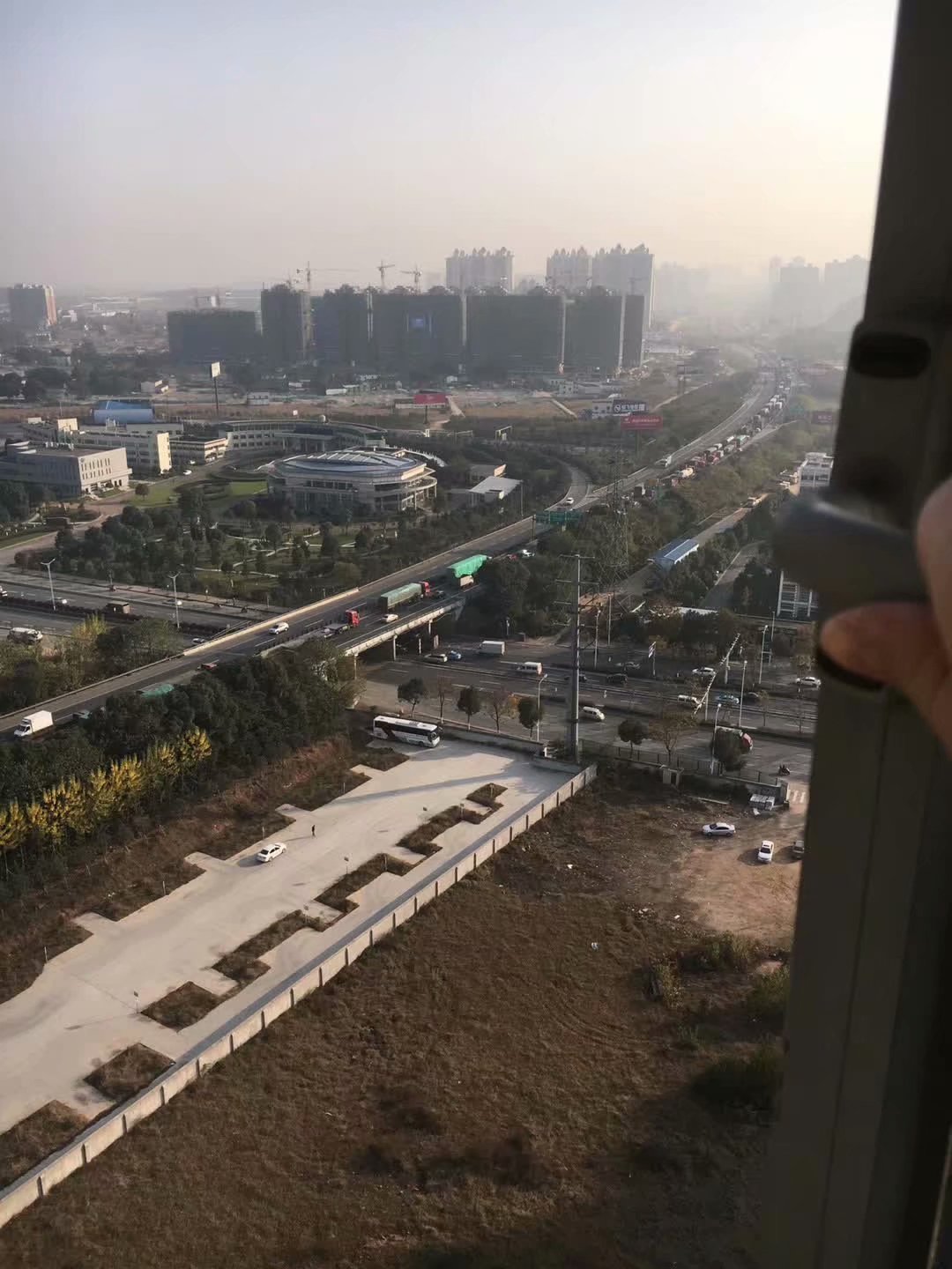 隔绝京珠高速公路噪音选择长沙隔音窗静美家隔音窗