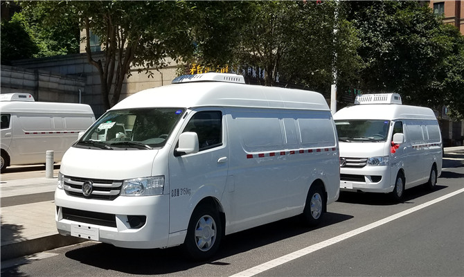 福田G7双排面包冷藏车