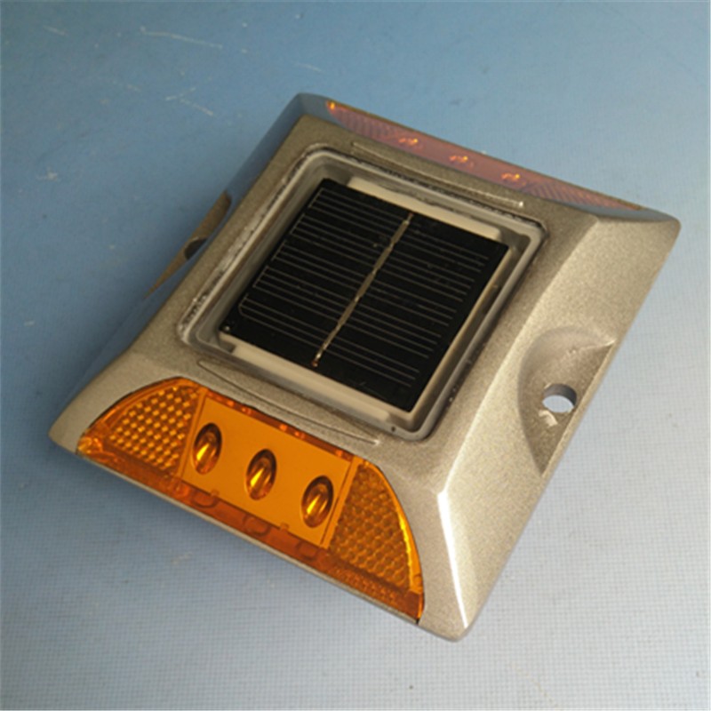 施路达SRD-602Z带钉式方形太阳能反光道钉