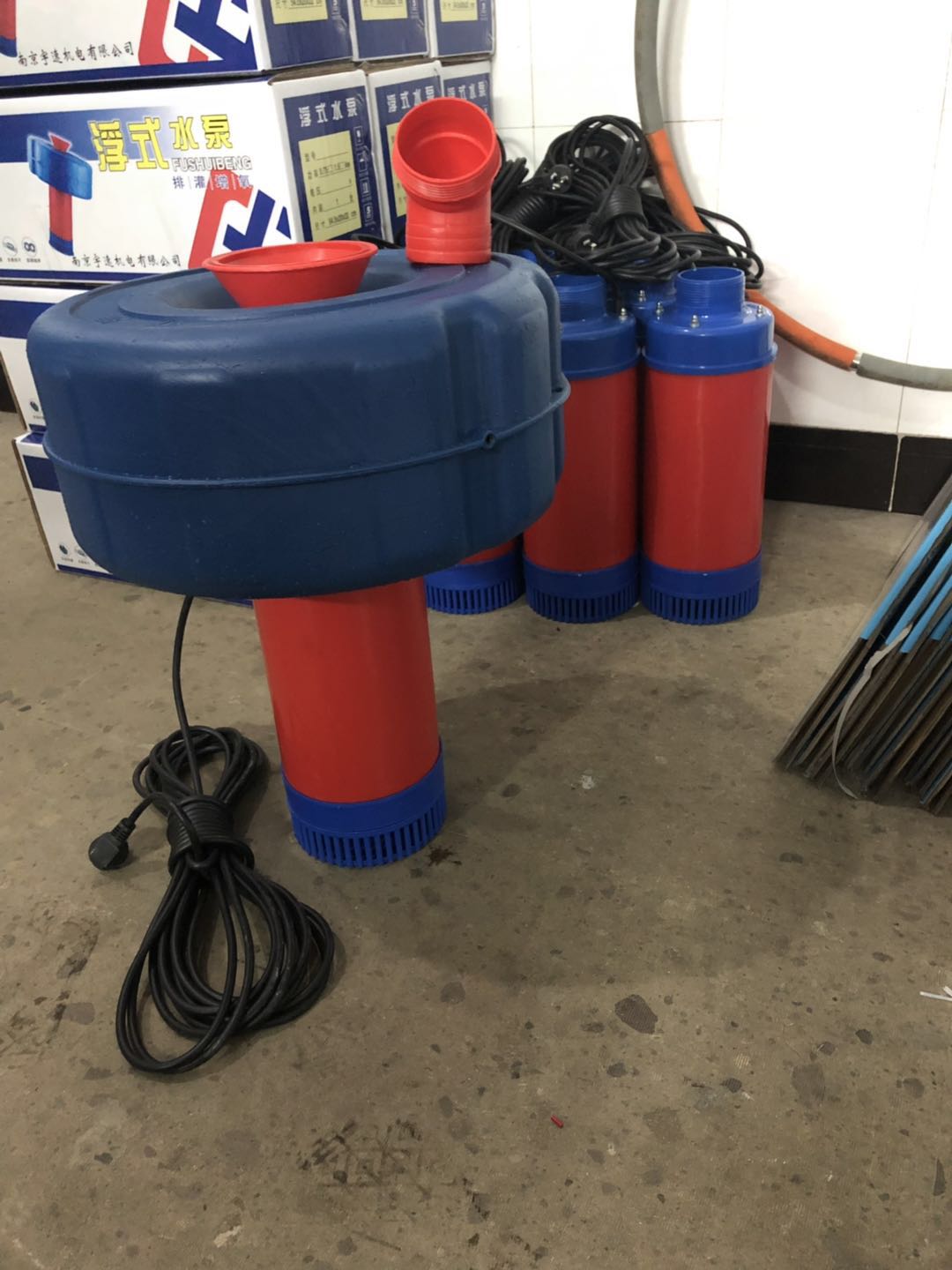 厂家直销排灌两用浮水泵鱼池鱼塘增氧机两用浮式水泵增氧机