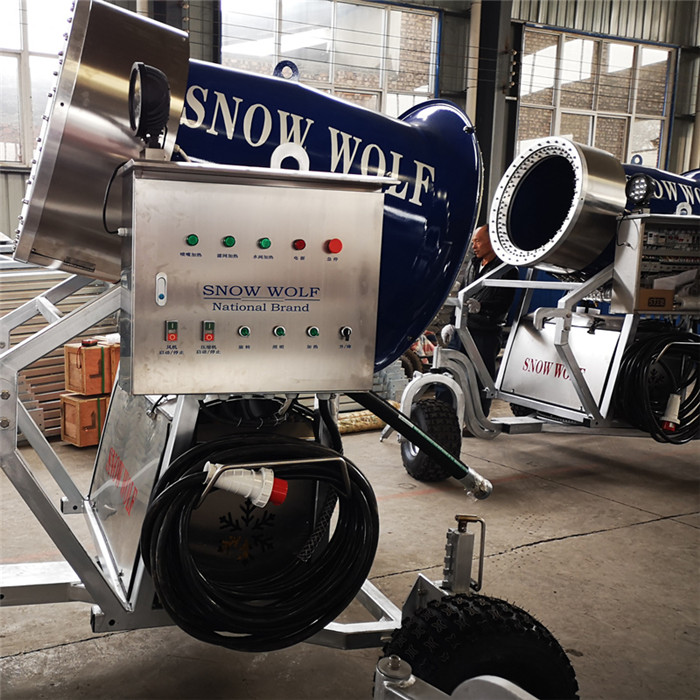 一台造雪机可造5千平场地 可移动式人工造雪机参数