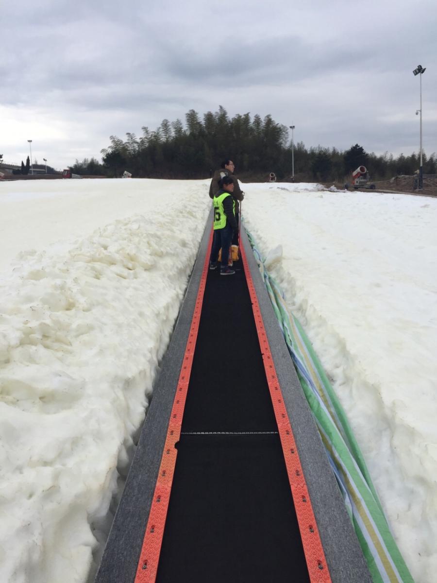 厂家滑雪魔毯性能 恒温节能稳定可靠的滑雪场魔毯供应商