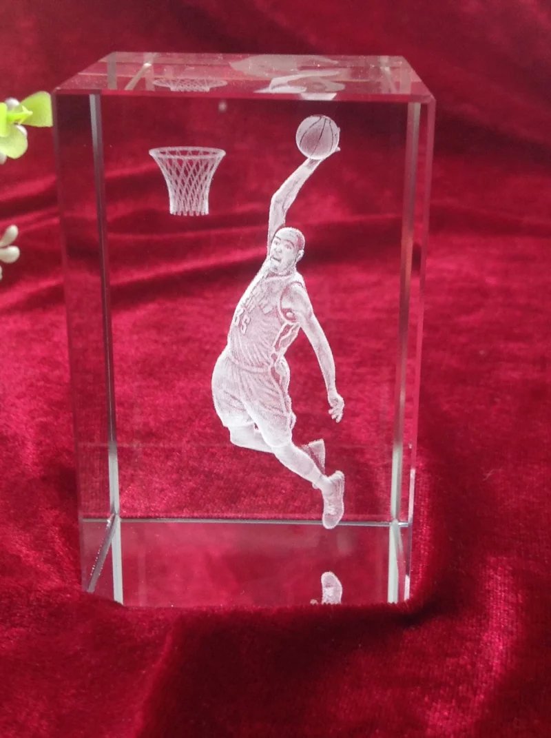 篮球比赛商务礼品摆件定做，水晶内雕纪念品定制，免费刻字