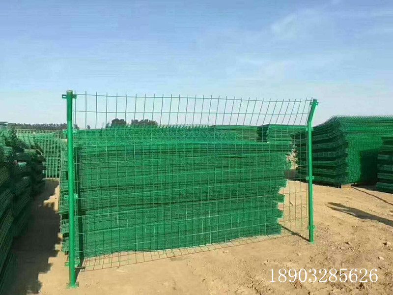 框架护栏/高速公路护栏网/场区围栏网厂家价格