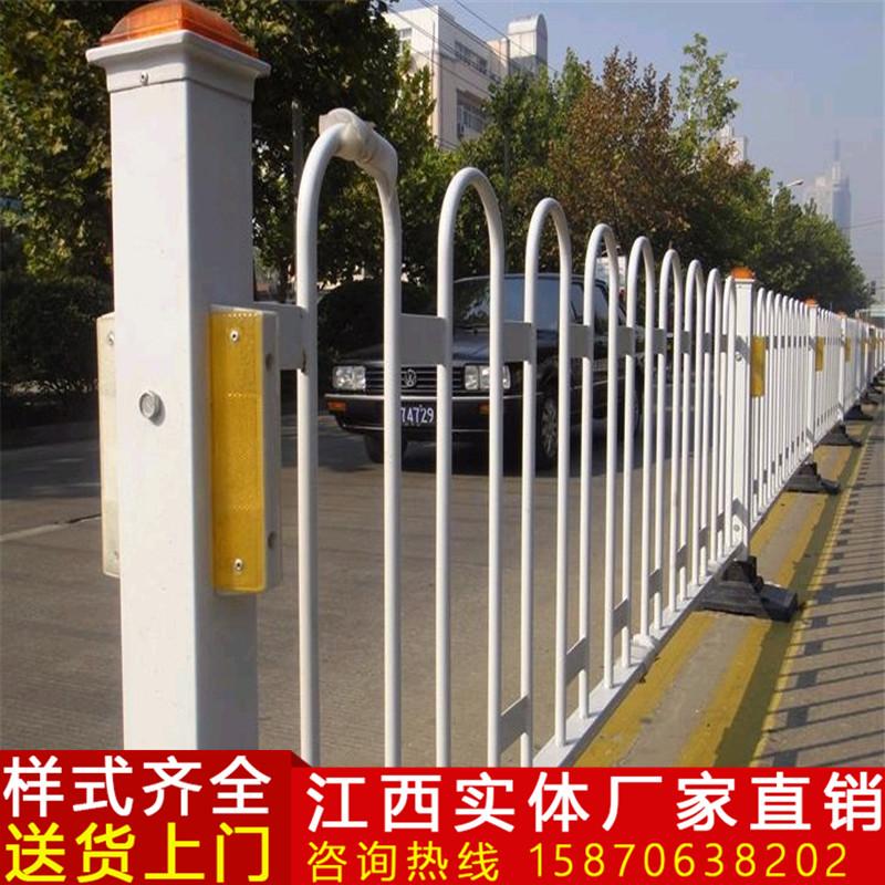 江西南昌公路护栏网 南昌停车场隔离防护栏 市政交通人行道中央锌钢护栏