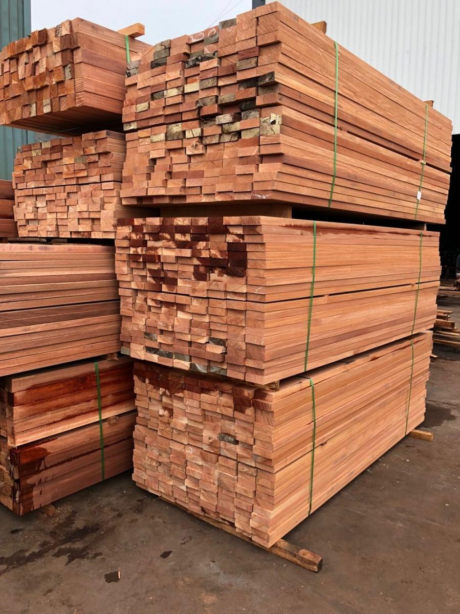 柳桉木板材定制  柳桉木处理价  柳桉木上新