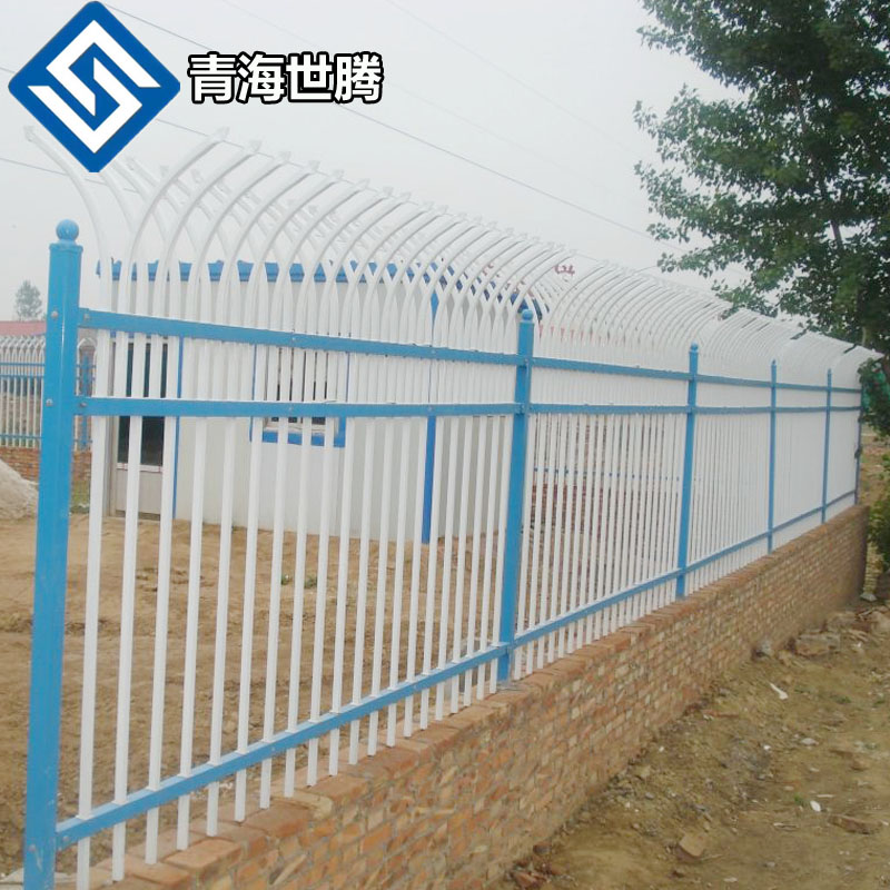 西宁市围墙护栏锌钢护栏小区护栏铁艺不锈钢护栏生产厂家
