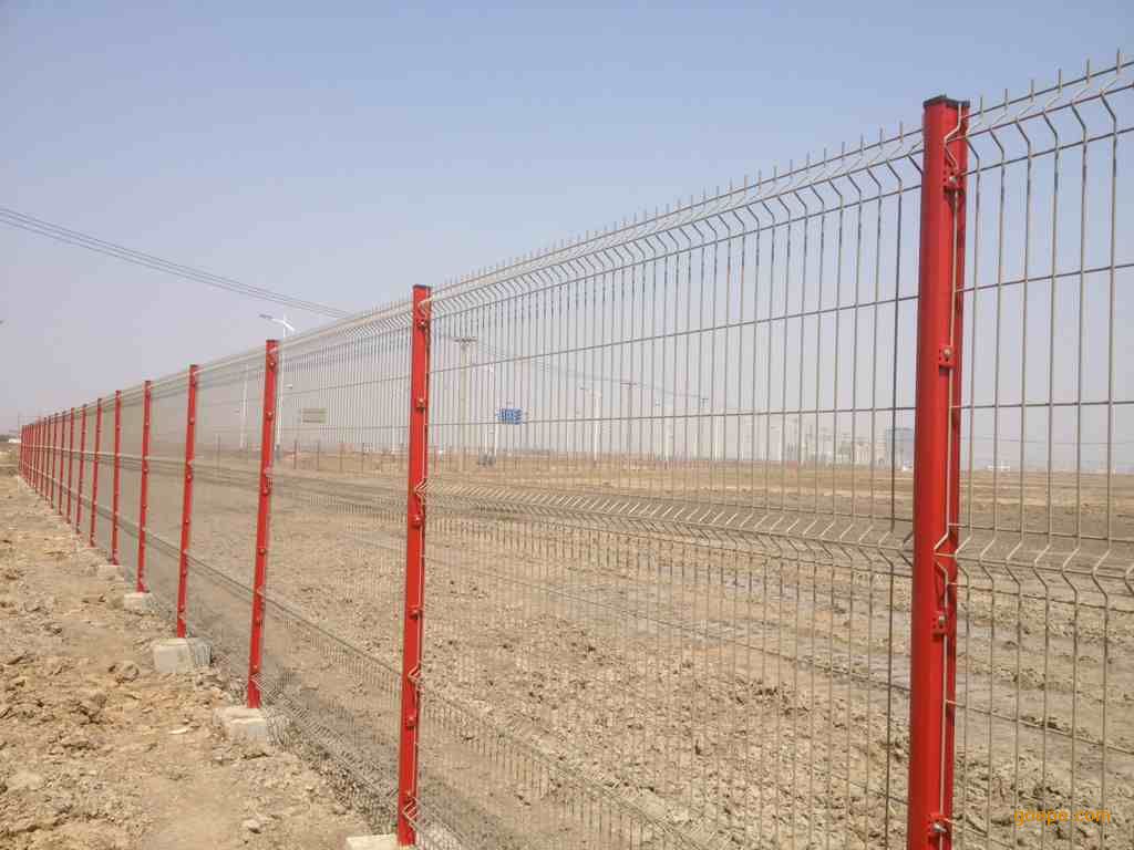 清远生产基地铁丝网护栏图片 厂区围栏网 道路阻隔网