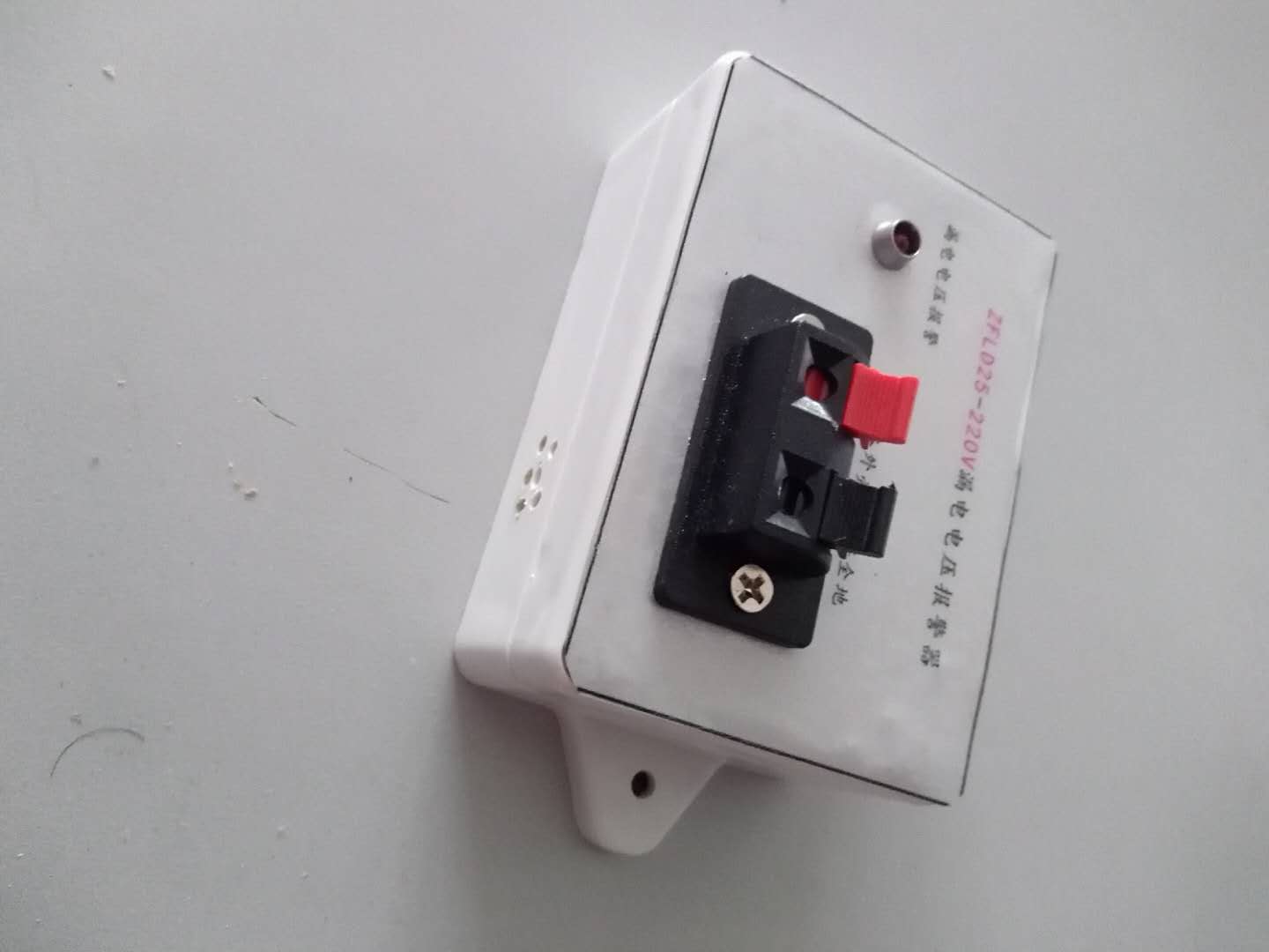 漏电电压报警器