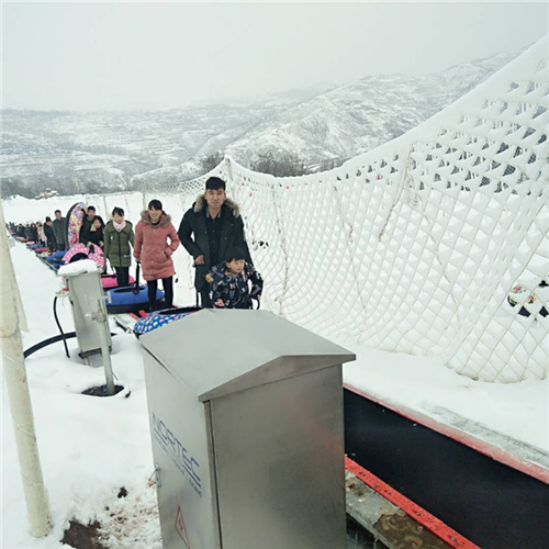 滑雪场雪地魔毯性能优势 景区七彩云梯输送带价格