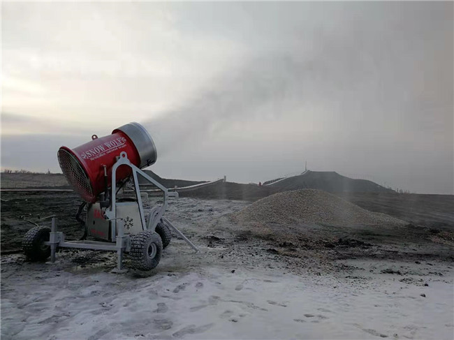 多台人工降雪设备 诺泰克品牌造雪机生产厂家