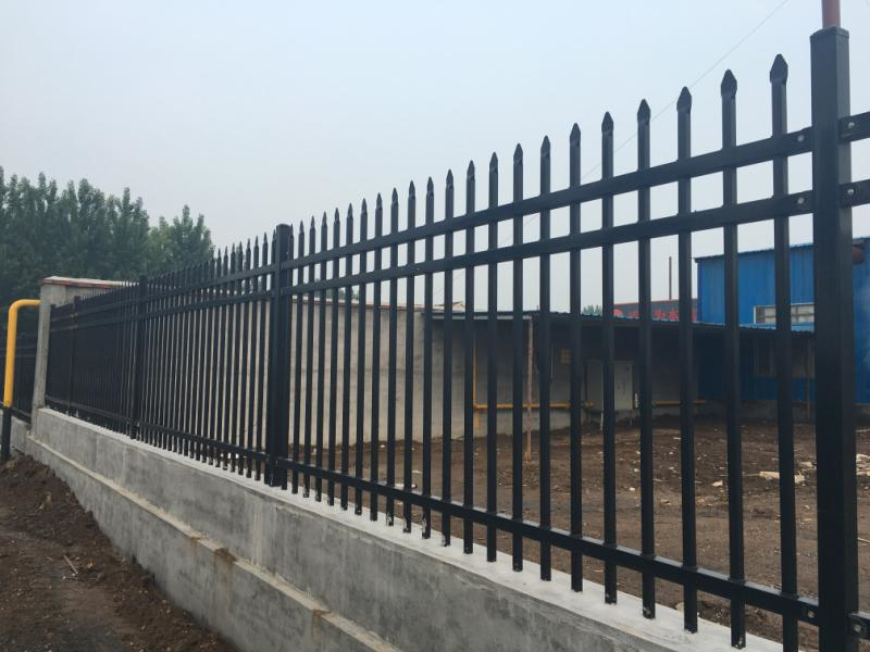 深圳锌钢围墙护栏厂家 热镀锌锌钢护栏 围栏价格